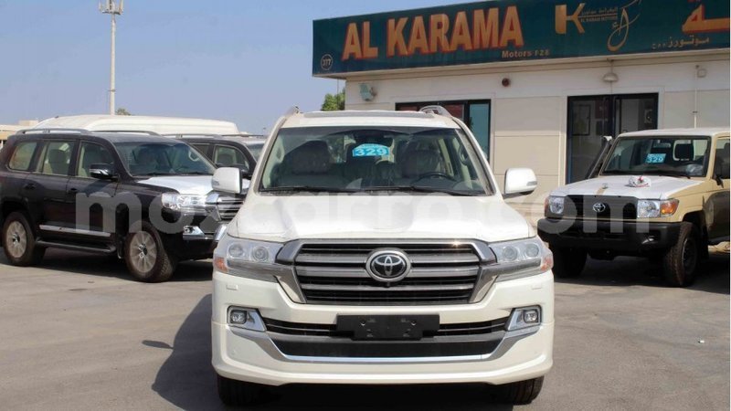 Big with watermark toyota land cruiser cabo delgado import dubai 7203