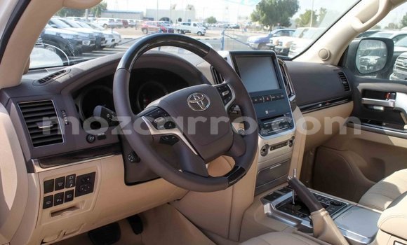 Comprar Importar Toyota Land Cruiser Branco Carro em Import - Dubai em Cabo Delgado Comprar Importar Toyota Land Cruiser Branco Carro em Import - Dubai em Cabo Delgado