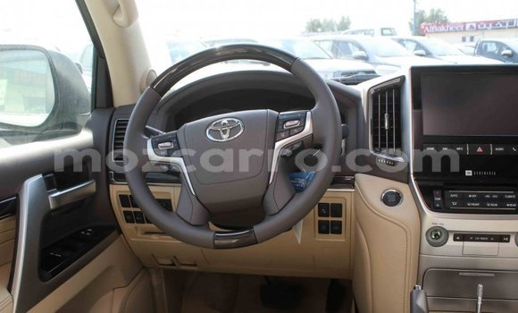 Comprar Importar Toyota Land Cruiser Branco Carro em Import - Dubai em Cabo Delgado Comprar Importar Toyota Land Cruiser Branco Carro em Import - Dubai em Cabo Delgado