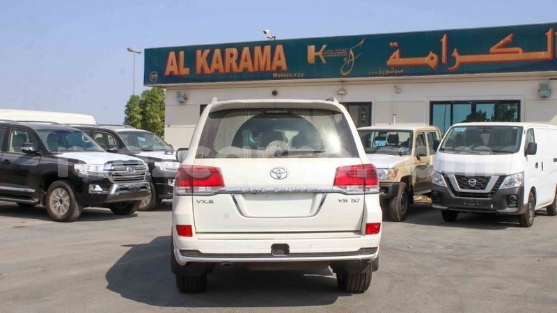 Big with watermark toyota land cruiser cabo delgado import dubai 7203