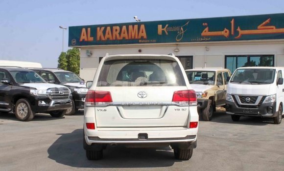 Comprar Importar Toyota Land Cruiser Branco Carro em Import - Dubai em Cabo Delgado Comprar Importar Toyota Land Cruiser Branco Carro em Import - Dubai em Cabo Delgado
