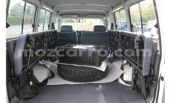 Tenga Imported Toyota Land Cruiser Chena Mota in Import - Dubai in Cabo Delgado Tenga Imported Toyota Land Cruiser Chena Mota in Import - Dubai in Cabo Delgado