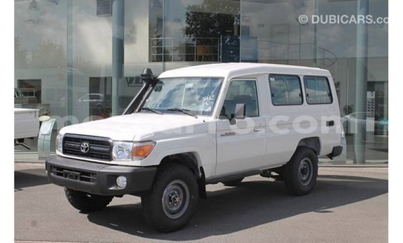 Tenga Imported Toyota Land Cruiser Chena Mota in Import - Dubai in Cabo Delgado Tenga Imported Toyota Land Cruiser Chena Mota in Import - Dubai in Cabo Delgado