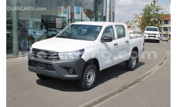 Nunua Imported Toyota Hilux Nyeupe Gari ndani ya Import - Dubai nchini Cabo Delgado Nunua Imported Toyota Hilux Nyeupe Gari ndani ya Import - Dubai nchini Cabo Delgado
