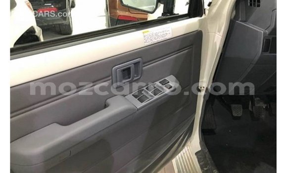 Nunua Imported Toyota Land Cruiser Nyeupe Gari ndani ya Import - Dubai nchini Cabo Delgado Nunua Imported Toyota Land Cruiser Nyeupe Gari ndani ya Import - Dubai nchini Cabo Delgado