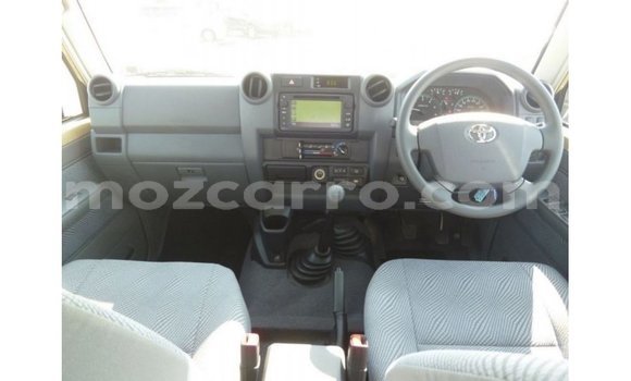 Comprar Importar Toyota Land Cruiser Bege Carro em Import - Dubai em Cabo Delgado Comprar Importar Toyota Land Cruiser Bege Carro em Import - Dubai em Cabo Delgado