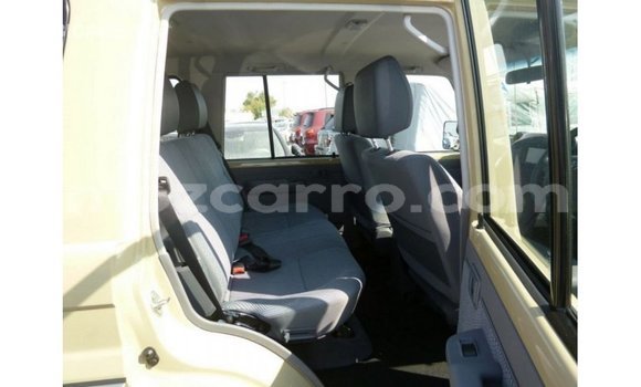 Comprar Importar Toyota Land Cruiser Bege Carro em Import - Dubai em Cabo Delgado Comprar Importar Toyota Land Cruiser Bege Carro em Import - Dubai em Cabo Delgado