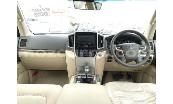 Nunua Imported Toyota Land Cruiser Nyeusi Gari ndani ya Import - Dubai nchini Cabo Delgado Nunua Imported Toyota Land Cruiser Nyeusi Gari ndani ya Import - Dubai nchini Cabo Delgado