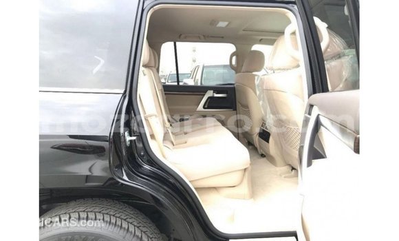 Nunua Imported Toyota Land Cruiser Nyeusi Gari ndani ya Import - Dubai nchini Cabo Delgado Nunua Imported Toyota Land Cruiser Nyeusi Gari ndani ya Import - Dubai nchini Cabo Delgado