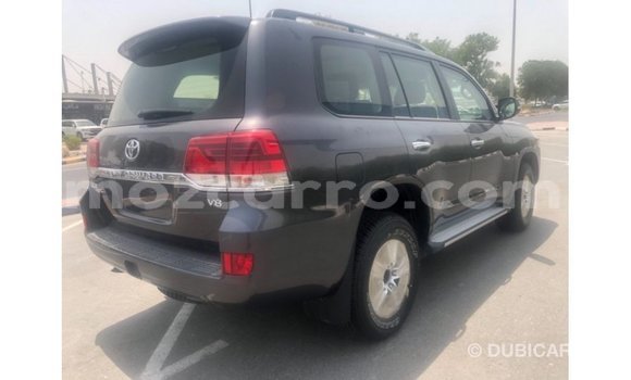Tenga Imported Toyota Land Cruiser Zvimwe Mota in Import - Dubai in Cabo Delgado Tenga Imported Toyota Land Cruiser Zvimwe Mota in Import - Dubai in Cabo Delgado