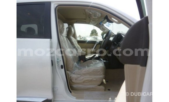 Nunua Imported Toyota Prado Nyeupe Gari ndani ya Import - Dubai nchini Cabo Delgado Nunua Imported Toyota Prado Nyeupe Gari ndani ya Import - Dubai nchini Cabo Delgado