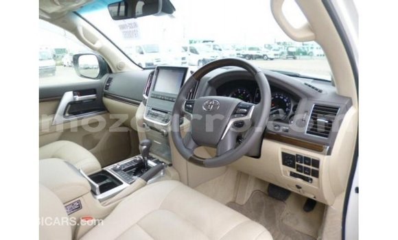 Buy Import Toyota Land Cruiser White Car in Import - Dubai in Cabo Delgado Buy Import Toyota Land Cruiser White Car in Import - Dubai in Cabo Delgado