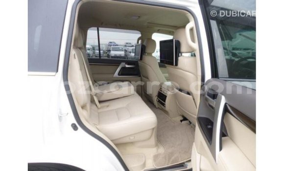 Buy Import Toyota Land Cruiser White Car in Import - Dubai in Cabo Delgado Buy Import Toyota Land Cruiser White Car in Import - Dubai in Cabo Delgado