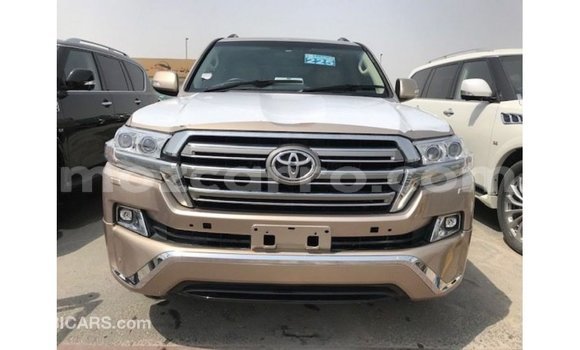 Comprar Importar Toyota Land Cruiser De outros Carro em Import - Dubai em Cabo Delgado Comprar Importar Toyota Land Cruiser De outros Carro em Import - Dubai em Cabo Delgado