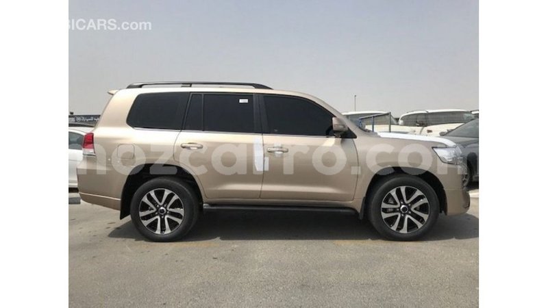 Big with watermark toyota land cruiser cabo delgado import dubai 7256