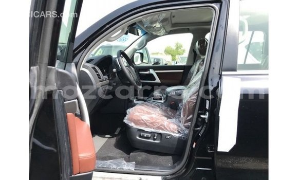 Tenga Imported Toyota Land Cruiser Nhema Mota in Import - Dubai in Cabo Delgado Tenga Imported Toyota Land Cruiser Nhema Mota in Import - Dubai in Cabo Delgado