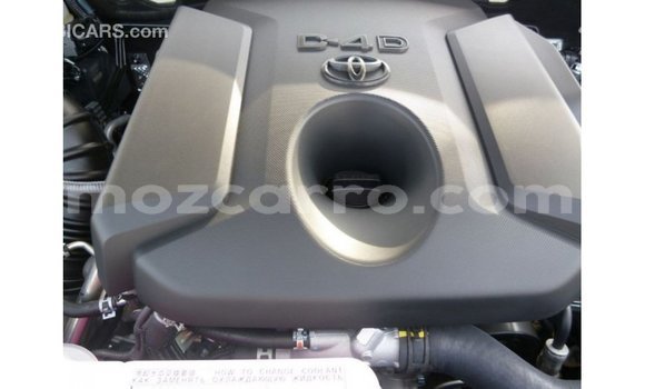 Comprar Importar Toyota Prado Branco Carro em Import - Dubai em Cabo Delgado Comprar Importar Toyota Prado Branco Carro em Import - Dubai em Cabo Delgado