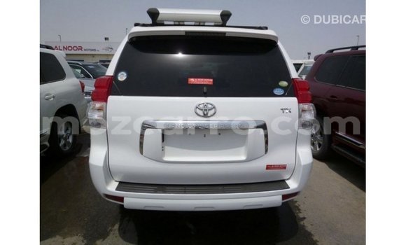 Nunua Imported Toyota Prado Nyeupe Gari ndani ya Import - Dubai nchini Cabo Delgado Nunua Imported Toyota Prado Nyeupe Gari ndani ya Import - Dubai nchini Cabo Delgado