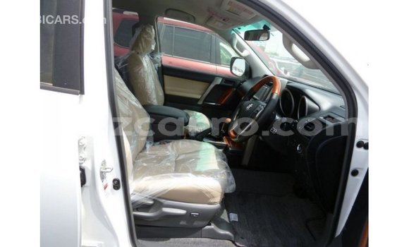 Nunua Imported Toyota Prado Nyeupe Gari ndani ya Import - Dubai nchini Cabo Delgado Nunua Imported Toyota Prado Nyeupe Gari ndani ya Import - Dubai nchini Cabo Delgado