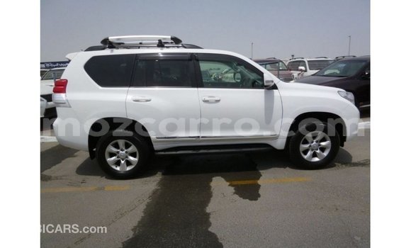Nunua Imported Toyota Prado Nyeupe Gari ndani ya Import - Dubai nchini Cabo Delgado Nunua Imported Toyota Prado Nyeupe Gari ndani ya Import - Dubai nchini Cabo Delgado