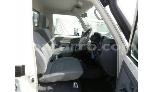 Buy Import Toyota Land Cruiser White Car in Import - Dubai in Cabo Delgado Buy Import Toyota Land Cruiser White Car in Import - Dubai in Cabo Delgado