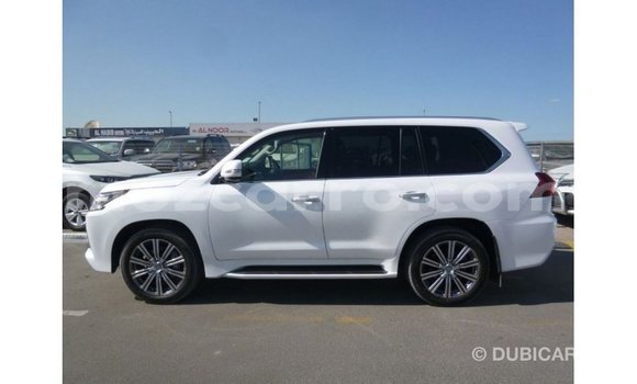 Nunua Imported Lexus LX Nyeupe Gari ndani ya Import - Dubai nchini Cabo Delgado Nunua Imported Lexus LX Nyeupe Gari ndani ya Import - Dubai nchini Cabo Delgado