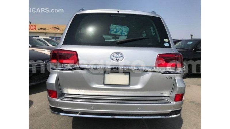 Big with watermark toyota land cruiser cabo delgado import dubai 7313
