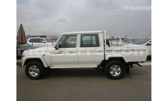 Nunua Imported Toyota Land Cruiser Nyeupe Gari ndani ya Import - Dubai nchini Cabo Delgado Nunua Imported Toyota Land Cruiser Nyeupe Gari ndani ya Import - Dubai nchini Cabo Delgado