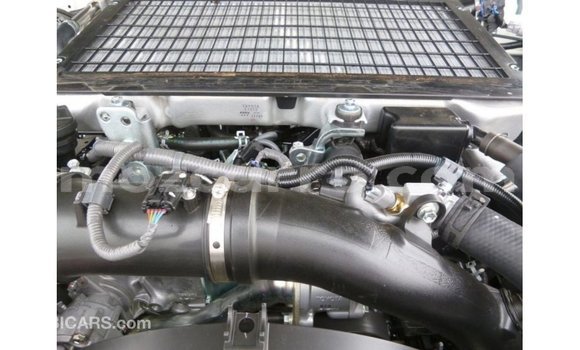 Nunua Imported Toyota Land Cruiser Nyeupe Gari ndani ya Import - Dubai nchini Cabo Delgado Nunua Imported Toyota Land Cruiser Nyeupe Gari ndani ya Import - Dubai nchini Cabo Delgado