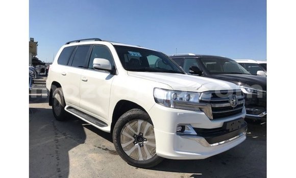 Nunua Imported Toyota Land Cruiser Nyeupe Gari ndani ya Import - Dubai nchini Cabo Delgado Nunua Imported Toyota Land Cruiser Nyeupe Gari ndani ya Import - Dubai nchini Cabo Delgado