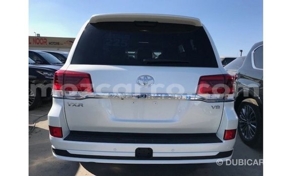 Nunua Imported Toyota Land Cruiser Nyeupe Gari ndani ya Import - Dubai nchini Cabo Delgado Nunua Imported Toyota Land Cruiser Nyeupe Gari ndani ya Import - Dubai nchini Cabo Delgado