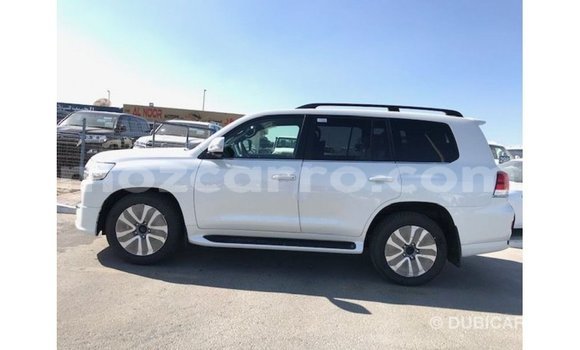 Nunua Imported Toyota Land Cruiser Nyeupe Gari ndani ya Import - Dubai nchini Cabo Delgado Nunua Imported Toyota Land Cruiser Nyeupe Gari ndani ya Import - Dubai nchini Cabo Delgado