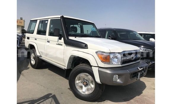 Nunua Imported Toyota Land Cruiser Nyeupe Gari ndani ya Import - Dubai nchini Cabo Delgado Nunua Imported Toyota Land Cruiser Nyeupe Gari ndani ya Import - Dubai nchini Cabo Delgado
