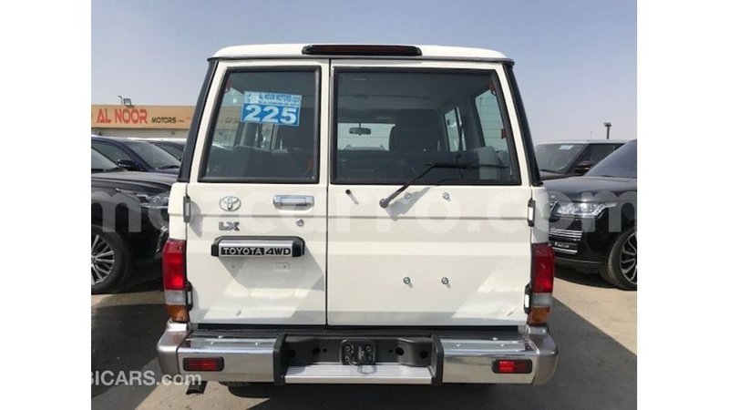 Big with watermark toyota land cruiser cabo delgado import dubai 7319