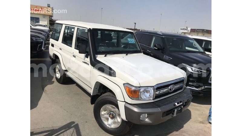 Big with watermark toyota land cruiser cabo delgado import dubai 7319