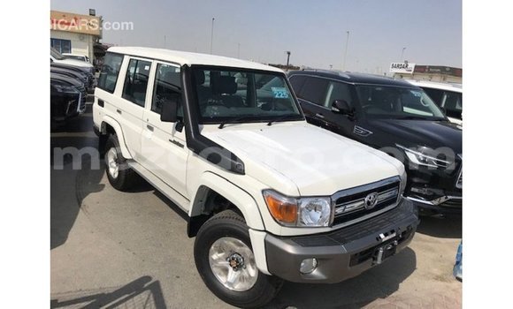 Nunua Imported Toyota Land Cruiser Nyeupe Gari ndani ya Import - Dubai nchini Cabo Delgado Nunua Imported Toyota Land Cruiser Nyeupe Gari ndani ya Import - Dubai nchini Cabo Delgado