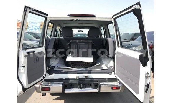 Nunua Imported Toyota Land Cruiser Nyeupe Gari ndani ya Import - Dubai nchini Cabo Delgado Nunua Imported Toyota Land Cruiser Nyeupe Gari ndani ya Import - Dubai nchini Cabo Delgado