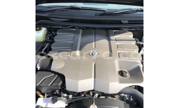 Tenga Imported Toyota Land Cruiser Nhema Mota in Import - Dubai in Cabo Delgado Tenga Imported Toyota Land Cruiser Nhema Mota in Import - Dubai in Cabo Delgado