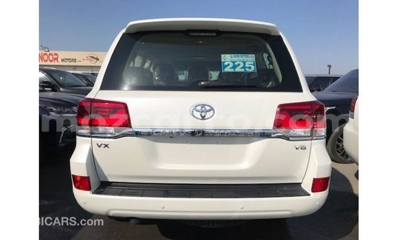 Comprar Importar Toyota Land Cruiser Branco Carro em Import - Dubai em Cabo Delgado Comprar Importar Toyota Land Cruiser Branco Carro em Import - Dubai em Cabo Delgado
