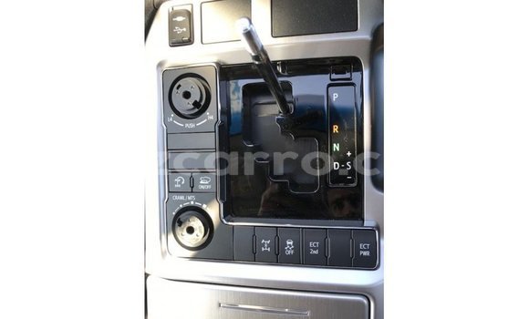 Comprar Importar Toyota Land Cruiser Branco Carro em Import - Dubai em Cabo Delgado Comprar Importar Toyota Land Cruiser Branco Carro em Import - Dubai em Cabo Delgado