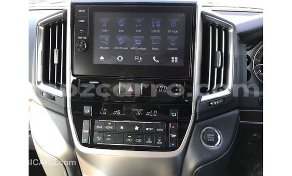 Comprar Importar Toyota Land Cruiser Branco Carro em Import - Dubai em Cabo Delgado Comprar Importar Toyota Land Cruiser Branco Carro em Import - Dubai em Cabo Delgado