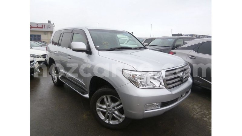 Big with watermark toyota land cruiser cabo delgado import dubai 7326