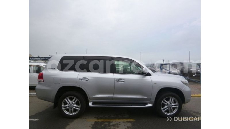 Big with watermark toyota land cruiser cabo delgado import dubai 7326