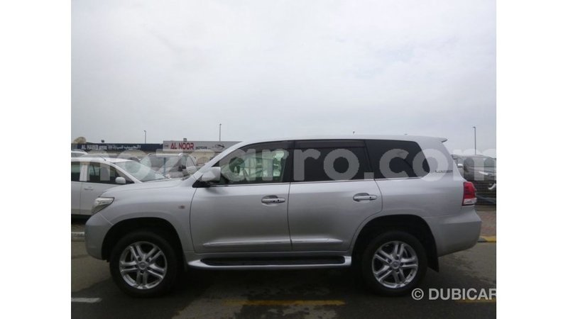 Big with watermark toyota land cruiser cabo delgado import dubai 7326