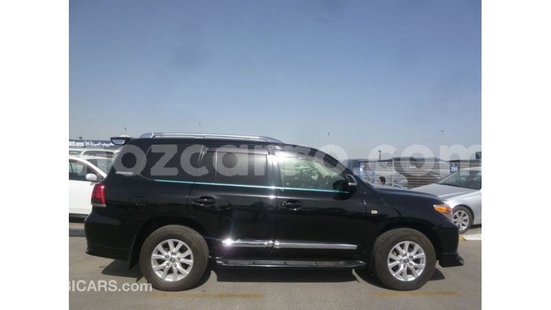 Big with watermark toyota land cruiser cabo delgado import dubai 7327