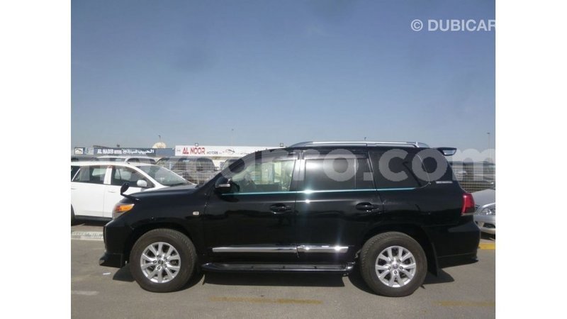 Big with watermark toyota land cruiser cabo delgado import dubai 7327