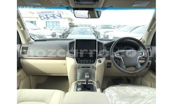 Comprar Importar Toyota Land Cruiser Branco Carro em Import - Dubai em Cabo Delgado Comprar Importar Toyota Land Cruiser Branco Carro em Import - Dubai em Cabo Delgado