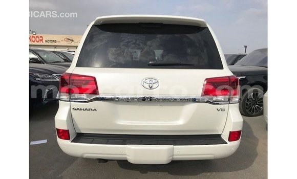 Comprar Importar Toyota Land Cruiser Branco Carro em Import - Dubai em Cabo Delgado Comprar Importar Toyota Land Cruiser Branco Carro em Import - Dubai em Cabo Delgado