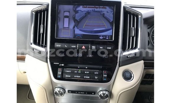 Comprar Importar Toyota Land Cruiser Branco Carro em Import - Dubai em Cabo Delgado Comprar Importar Toyota Land Cruiser Branco Carro em Import - Dubai em Cabo Delgado