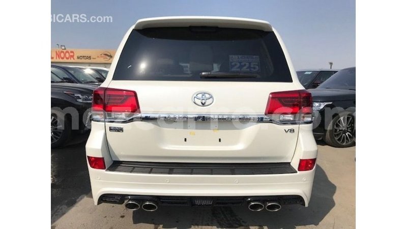 Big with watermark toyota land cruiser cabo delgado import dubai 7329